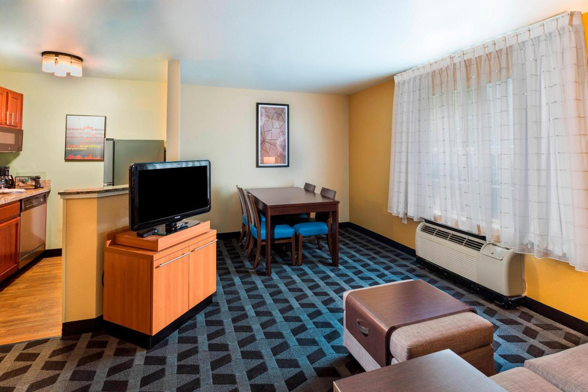 Towneplace Suites By Marriott Atlanta Kennesaw Exterior photo